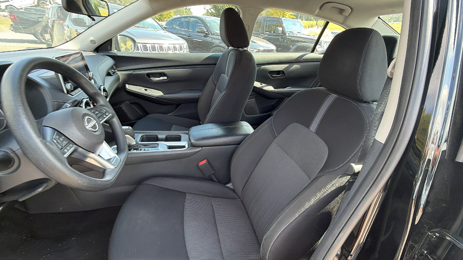 Used 2025 Nissan Sentra SV FWD image 17