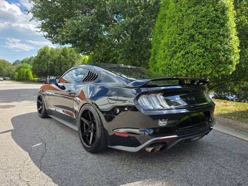 Used 2019 Ford Mustang GT Premium w/ GT Performance Package RWD image 3
