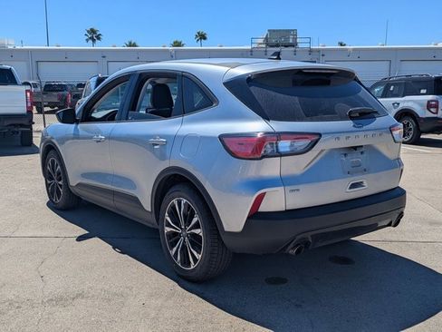 Used 2022 Ford Escape SE w/ SE Sport Appearance Package image 8