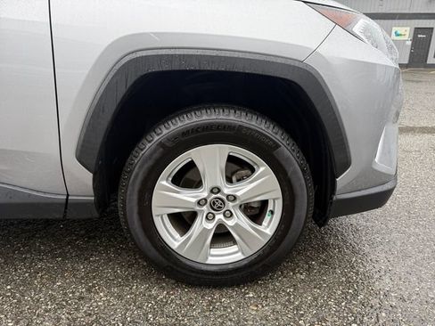 Used 2021 Toyota RAV4 XLE w/ XLE Grade Weather Package AWD/4WD image 28