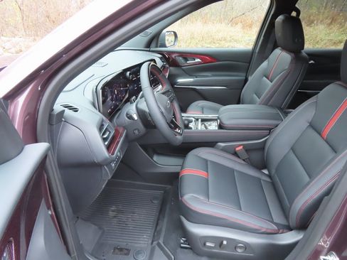 New 2026 Chevrolet Traverse RS w/ LPO, Floor Liner Package image 23