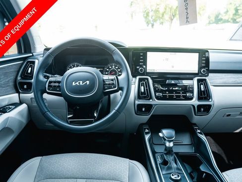 Used 2023 Kia Sorento EX w/ Panoramic Sunroof Package FWD image 13