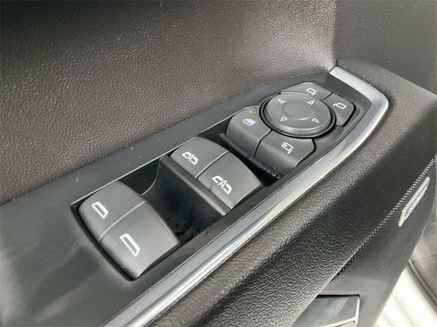 Used 2024 Chevrolet Silverado 1500 LTZ image 32