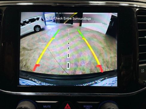 Used 2022 Jeep Grand Cherokee Laredo X image 26