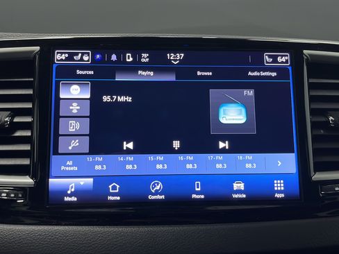 Used 2024 Chrysler Pacifica Touring-L FWD image 14