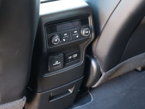Used 2023 GMC Acadia SLT w/ Elevation Edition FWD image 21