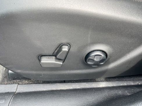 Used 2021 Jeep Cherokee Trailhawk AWD/4WD image 12