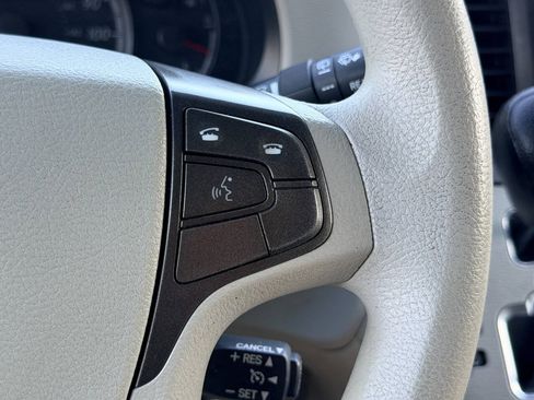 Used 2011 Toyota Sienna LE FWD image 29