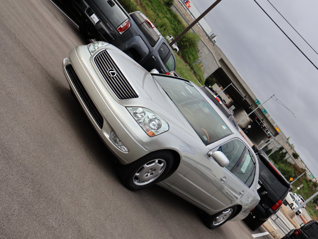 Used 2002 Lexus LS 430 RWD image 3