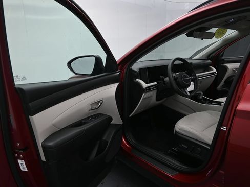 Used 2025 Hyundai Tucson SEL FWD image 12