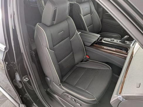 Certified 2024 Cadillac Escalade ESV Premium Luxury w/ LPO, Floor Liner Package AWD/4WD image 34