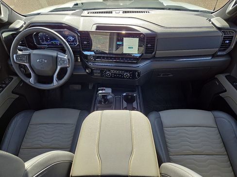Used 2025 Chevrolet Silverado 1500 ZR2 w/ Technology Package image 16