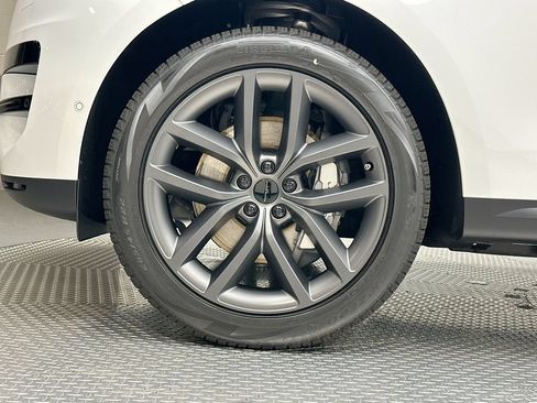 New 2026 Land Rover Range Rover Sport SE AWD/4WD image 5