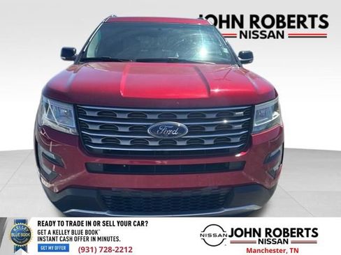Used 2017 Ford Explorer XLT image 8