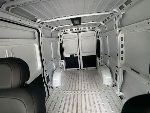 Used 2025 RAM ProMaster 2500 w/ Convenience Group FWD image 13