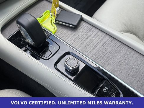 Certified 2023 Volvo XC90 T8 Plus AWD/4WD image 21
