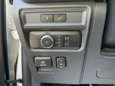 Used 2022 Ford Expedition Limited image 11