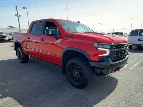 Used 2023 Chevrolet Silverado 1500 ZR2 w/ Technology Package image 2