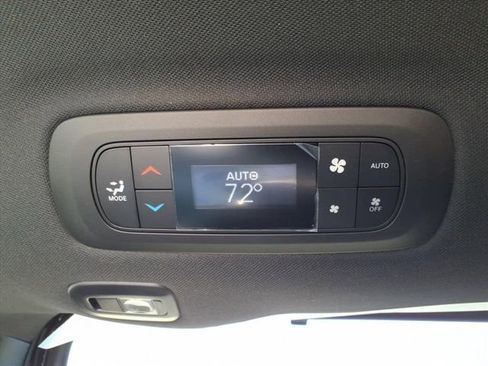 New 2026 Chrysler Pacifica Select w/ S Appearance Package image 15