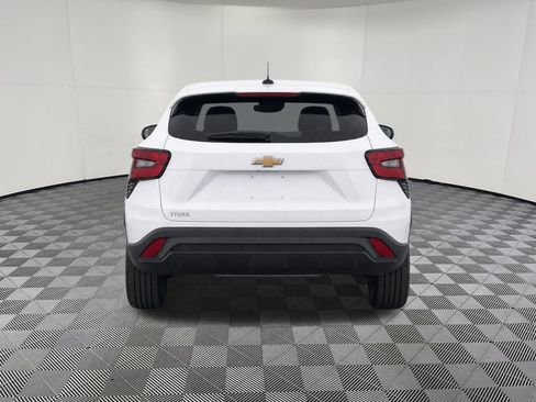Certified 2024 Chevrolet Trax LS w/ LS Convenience Package FWD image 34