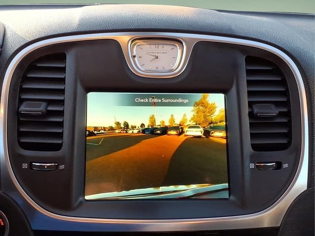 Used 2018 Chrysler 300 Limited AWD/4WD image 19