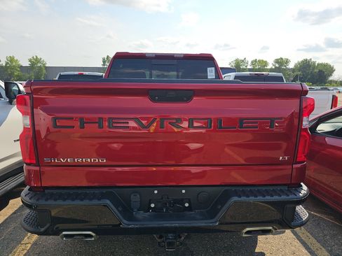 Used 2021 Chevrolet Silverado 1500 LT Trail Boss w/ Convenience Package II AWD/4WD image 6