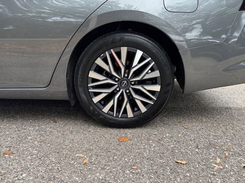 Used 2025 Nissan Altima 2.5 SV FWD image 30