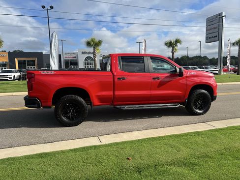 Used 2022 Chevrolet Silverado 1500 Custom Trail Boss w/ LPO, Dark Essentials Package AWD/4WD image 2