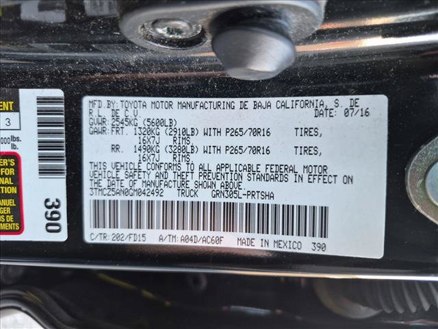 Used 2016 Toyota Tacoma TRD Off-Road w/ Towing Package AWD/4WD image 14