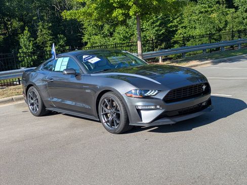 Certified 2020 Ford Mustang Coupe RWD image 2
