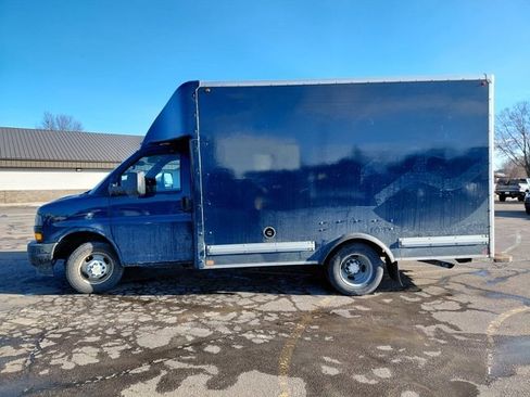 Used 2020 Chevrolet Express 3500 w/ Driver Convenience Package image 9