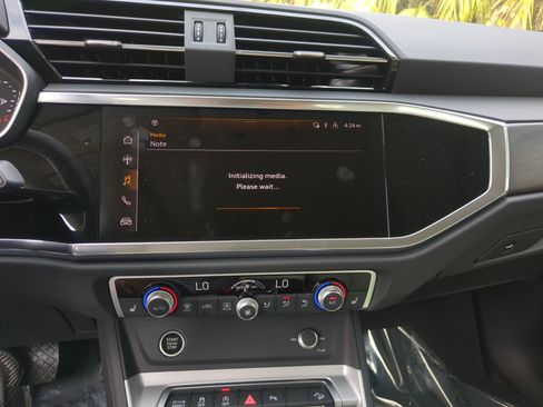 New 2025 Audi Q3 2.0T Premium image 25