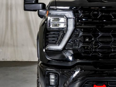 Used 2024 Chevrolet Silverado 2500 ZR2 AWD/4WD image 39