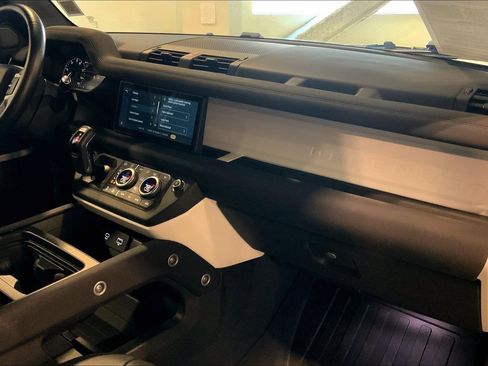 Used 2023 Land Rover Defender 110 S image 18