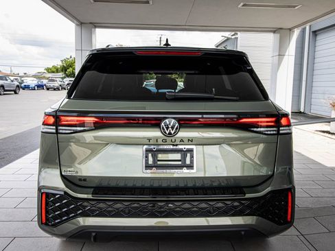 New 2026 Volkswagen Tiguan SE R-Line FWD image 19