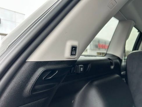 Used 2023 Jeep Grand Cherokee Limited w/ Luxury Tech Group II image 12