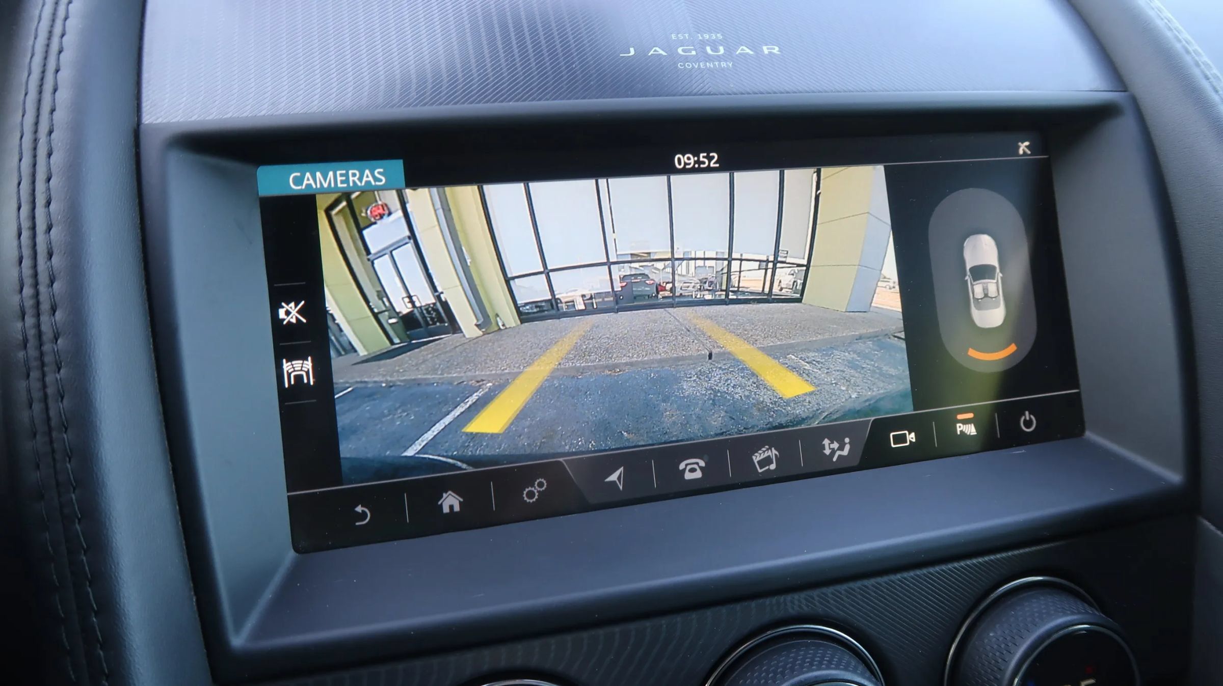 Used 2021 Jaguar F-TYPE R-Dynamic AWD/4WD image 28