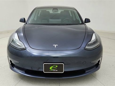 Used 2023 Tesla Model 3 Standard Range image 2