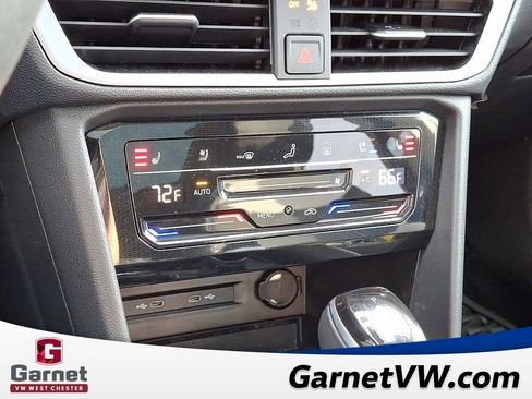 Used 2025 Volkswagen Taos SEL image 17