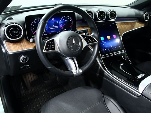 Used 2025 Mercedes-Benz C 300 4MATIC Sedan image 5