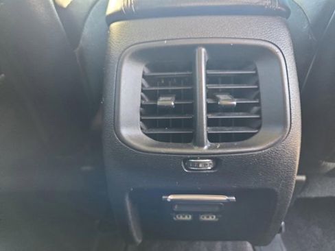 Used 2019 Jeep Cherokee Latitude Plus w/ Cold Weather Group image 34