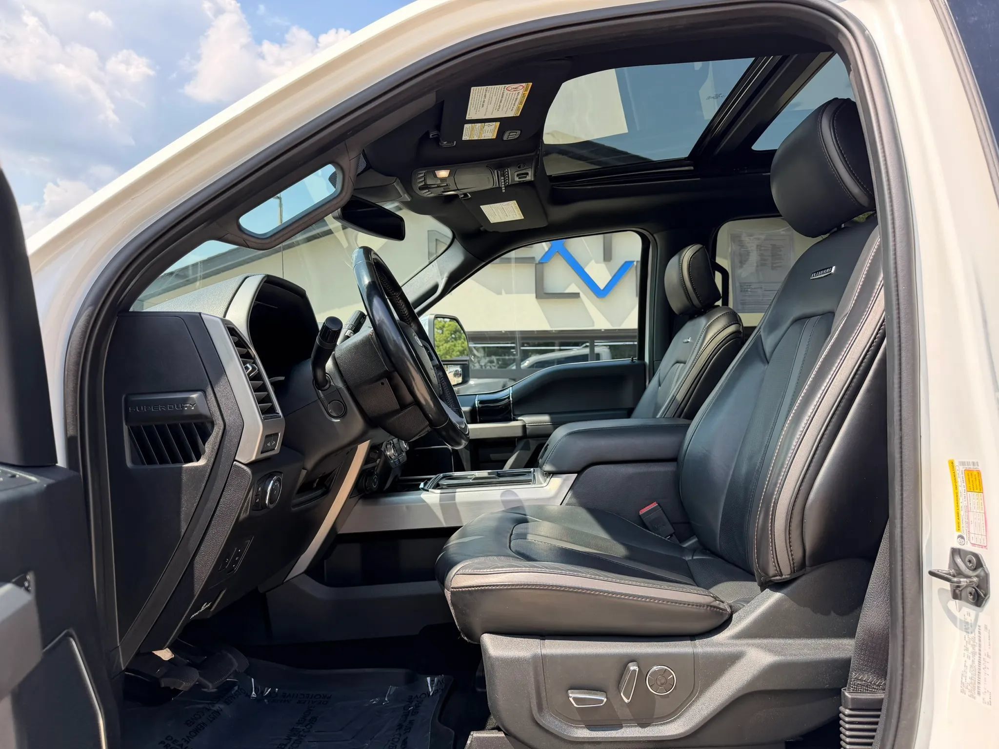 Used 2020 Ford F350 Platinum w/ FX4 Off-Road Package AWD/4WD image 15