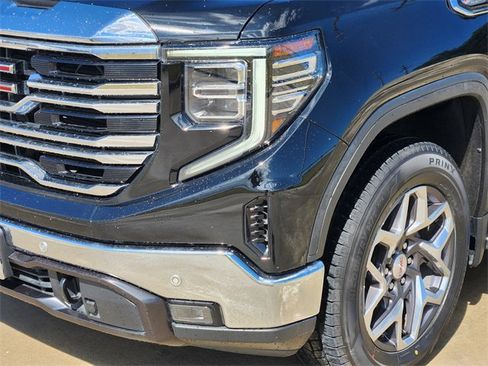 Certified 2023 GMC Sierra 1500 SLT image 9