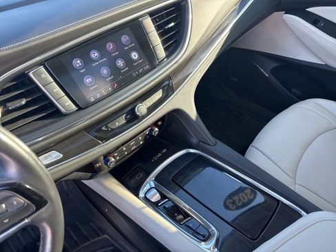 Used 2023 Buick Enclave Premium image 16