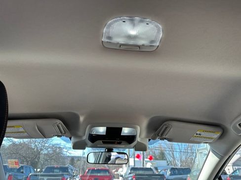 Used 2020 Subaru Crosstrek 2.0i Premium image 17