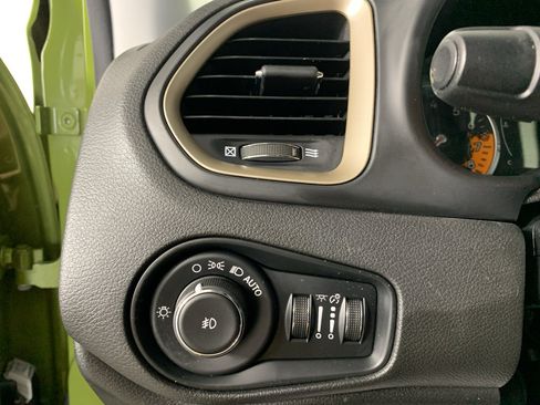 Used 2016 Jeep Renegade 75th Anniversary AWD/4WD image 16