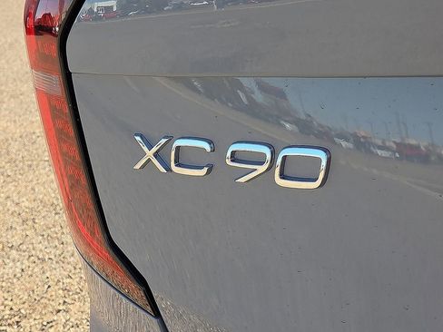 New 2026 Volvo XC90 B6 Plus w/ Protection Package Premier image 16