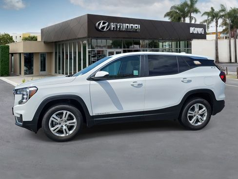 Used 2024 GMC Terrain SLE AWD/4WD image 6