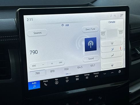 Used 2024 Ford Expedition XLT image 18