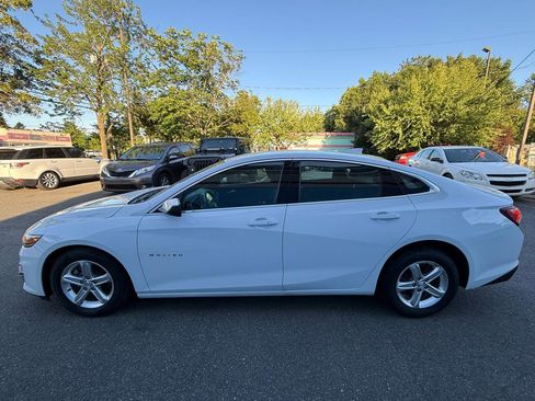 Used 2022 Chevrolet Malibu LT FWD image 4